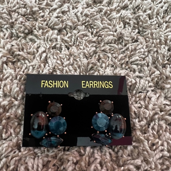 Jewelry - Elegant Blue Fashion Earrings Clip On NWT